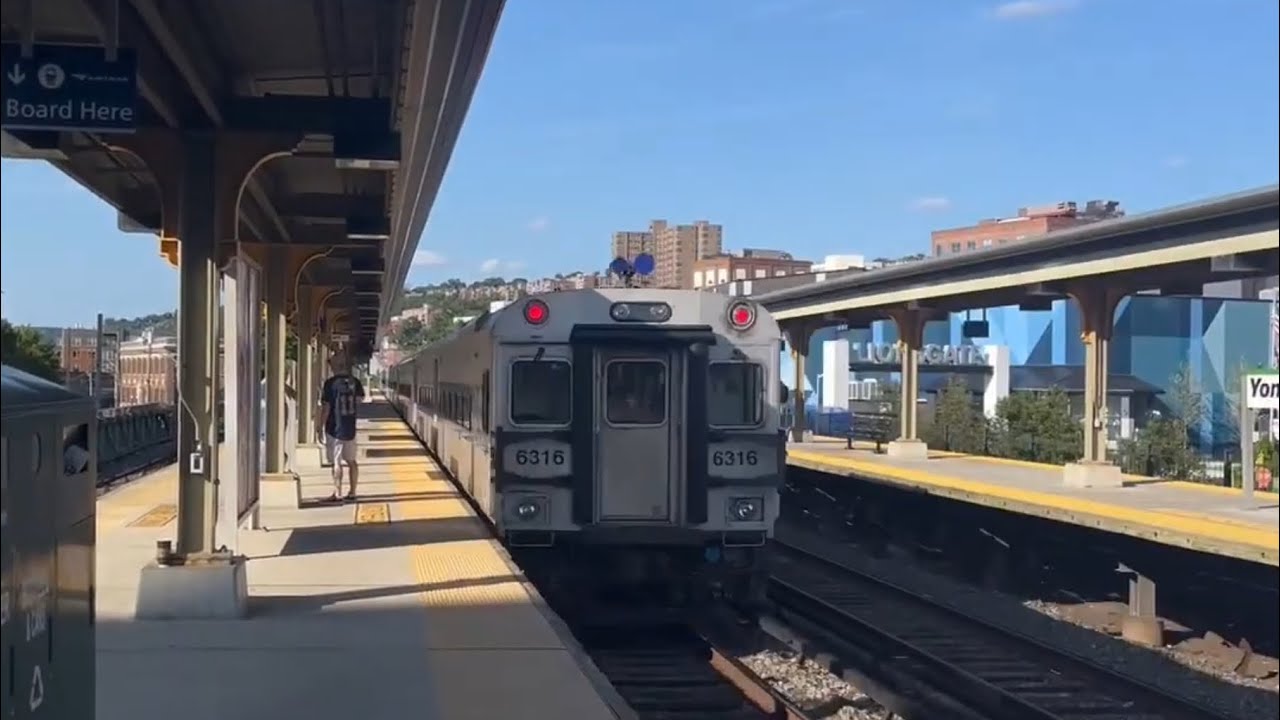 MTA Metro-North Railroad & Amtrak Empire Corridor PM Rush Hour Action at Yonkers (M7A, P32AC-DM)
