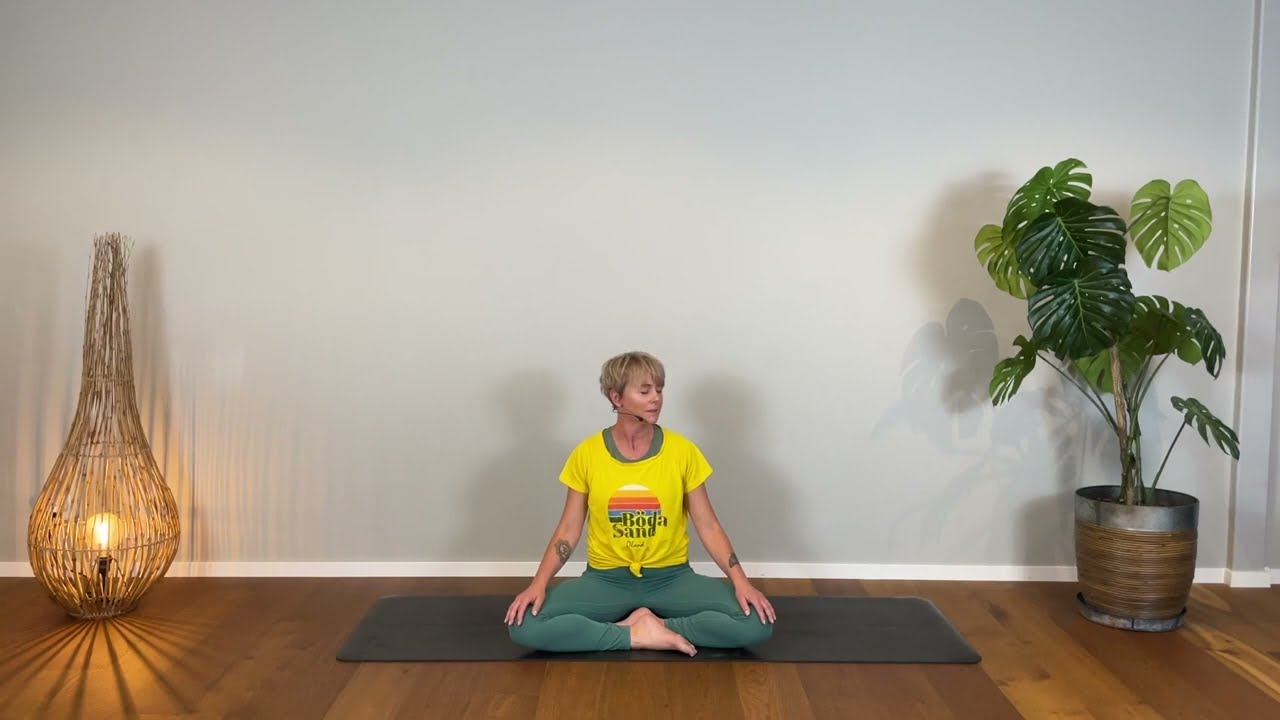 Kvällsyoga med Jennie (Coastal Yoga)