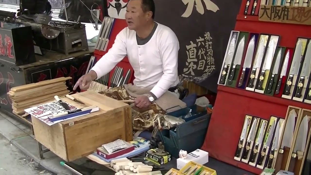 包丁啖呵売堺直次郎氏　口上と叩き売りの屋台　ハプニング