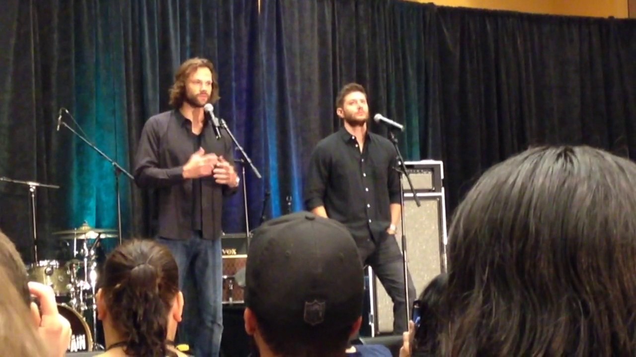 Jensen Ackles and Jared Padalecki Gold Panel Phoenix Con 2017 Part 1