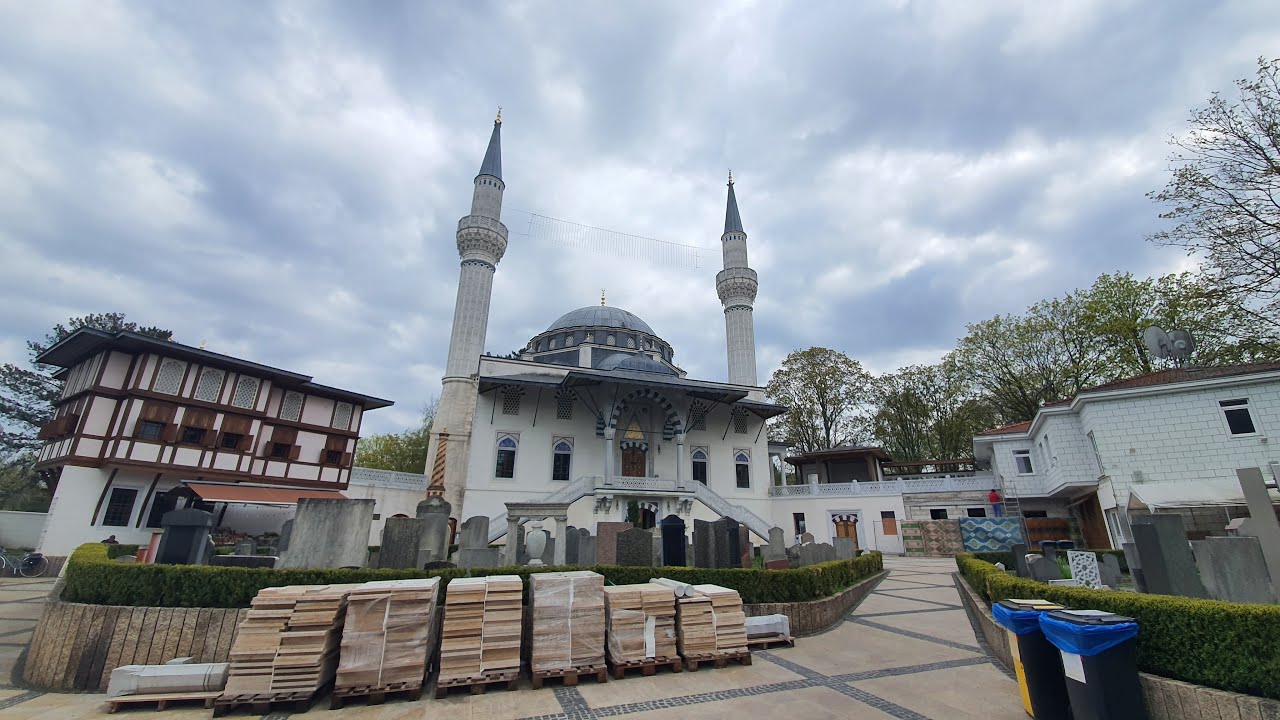 Ditib Berlin Türk Şehitlik Camii