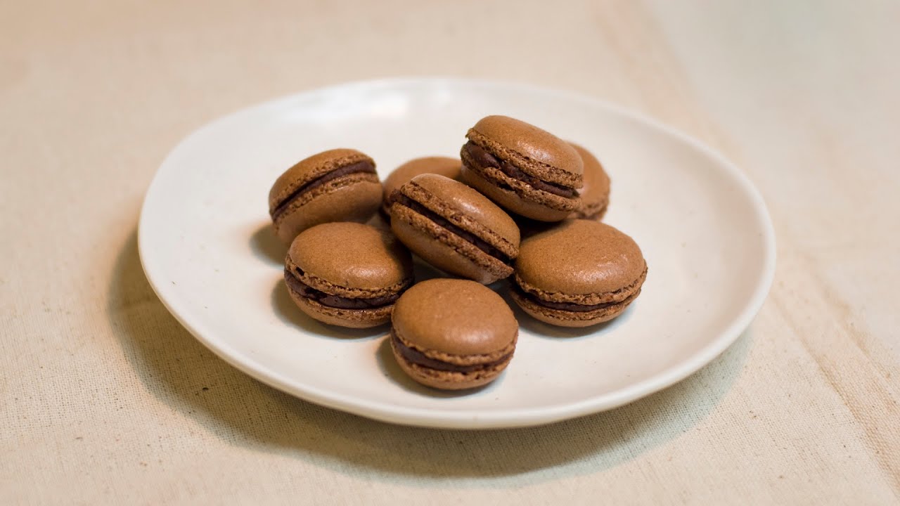 ショコラマカロン生地を作るっ! / Make the Chocolat macaron.