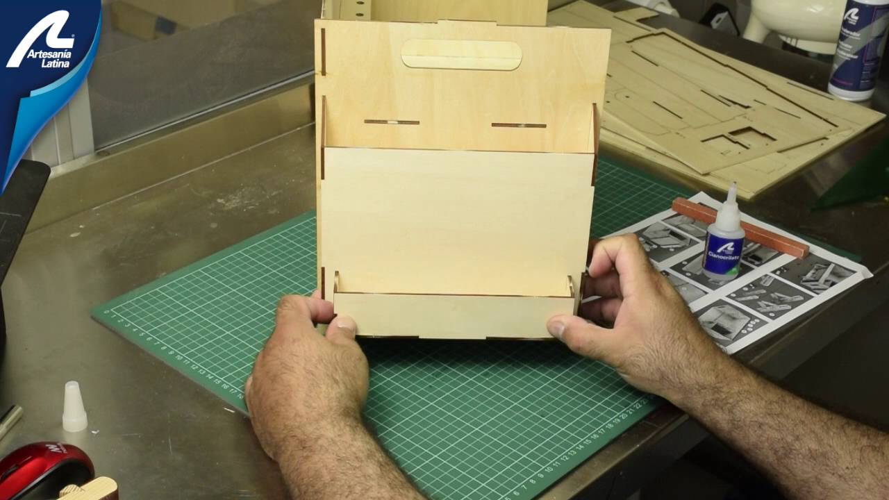 Taller del Modelista / Modeler´s Workstation / Atelier Portatif