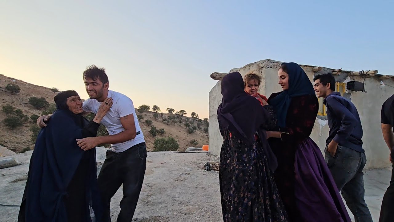  The Chavil Family Meets Grandma After Months Apart! Tears and Joy in One Moment