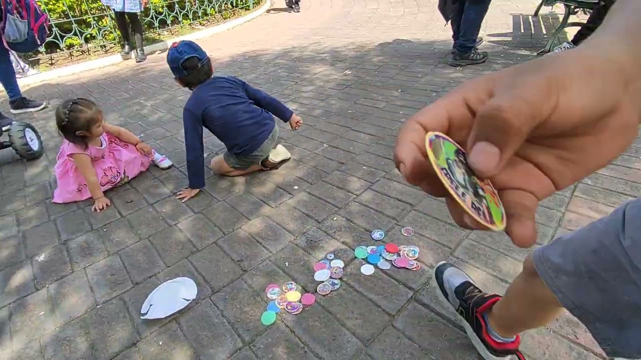 Jugando tazos