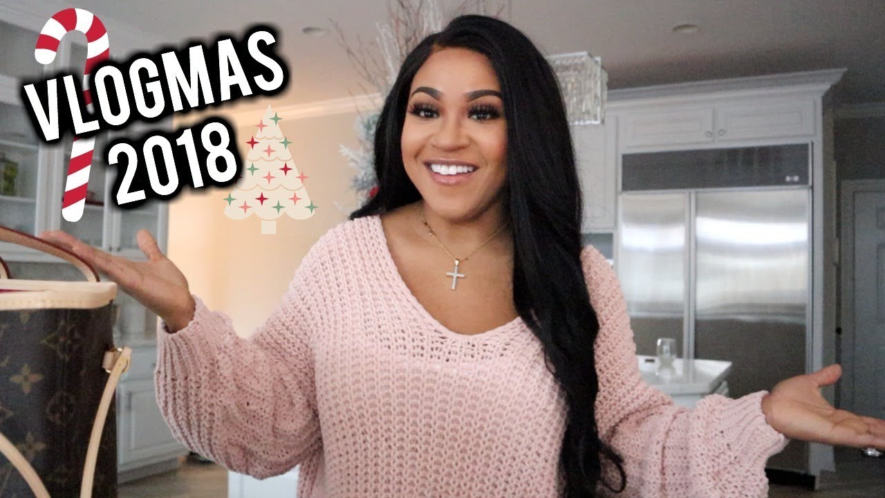 It's OFFICIALLY VLOGMAS 2018!!
