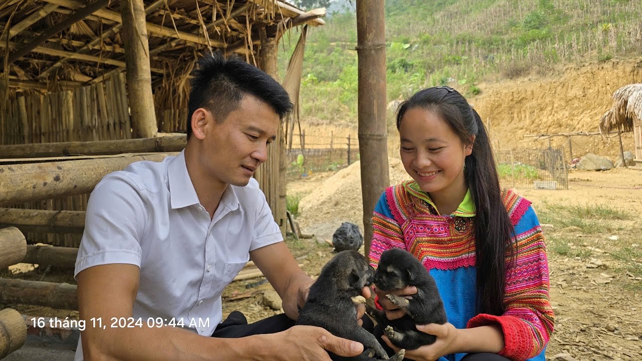 The kind policeman chose to stay with his single mother to take care of her new home.