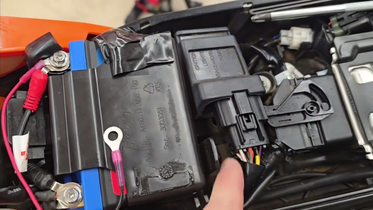 Don't be that guy with a bike that won't start! / Capacitor Installation KTM/HUSKY 300, 350, 500.