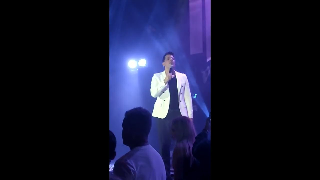 ΘΟΔΩΡΗΣ ΦΕΡΡΗΣ - ΔΕ ΝΤΡΑΠΗΚΕΣ - ΕΚΡΥΨΑ ΤΟ ΠΡΟΣΩΠΟ ΜΟΥ - ΑΤΜΟΣΦΑΙΡΑ ΗΛΕΚΤΡΙΣΜΕΝΗ (LIVE PATRA VOLCANO)