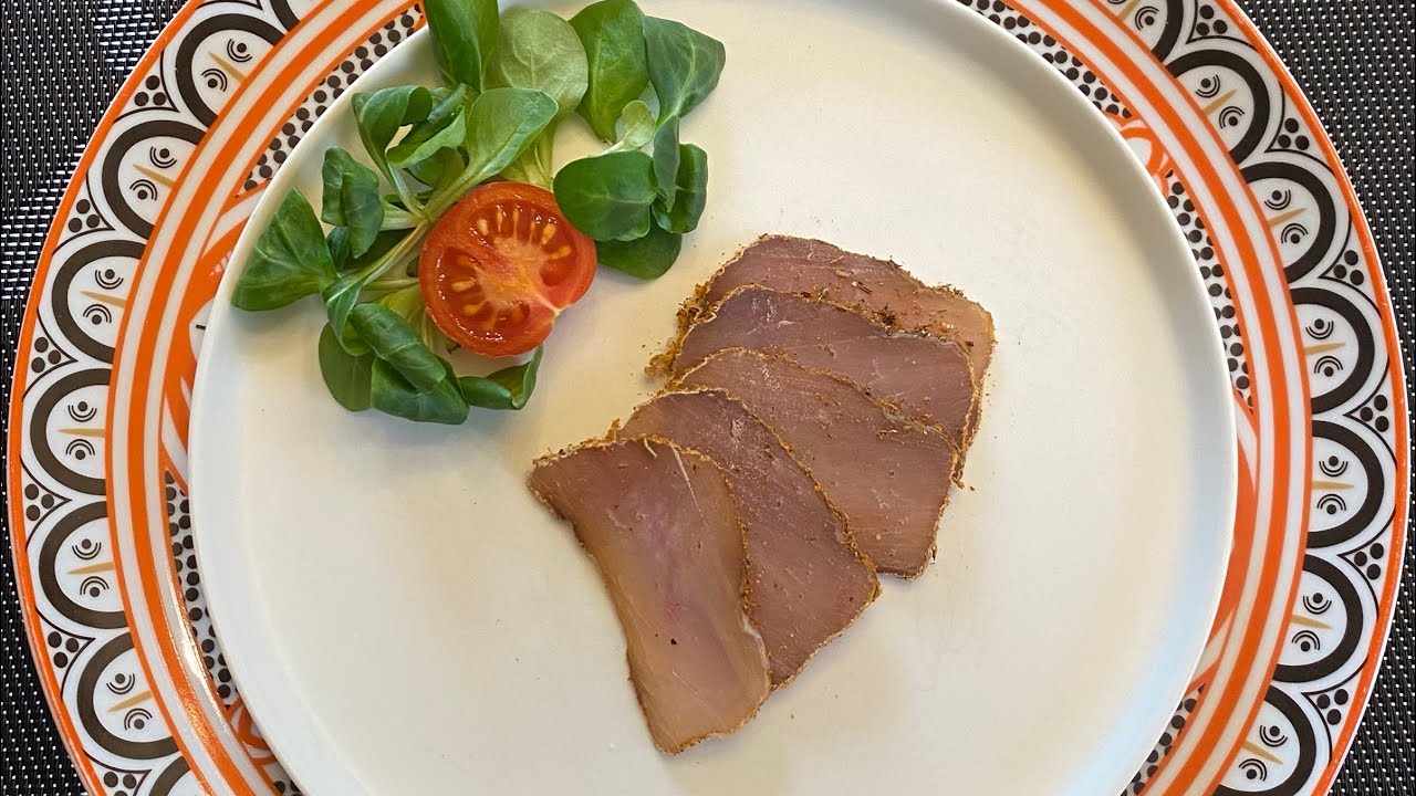 LONZINO STAGIONATO FATTO IN CASA LIGHT/ DIETARY HOMEMADE SEASONED LOIN/ LOMO CURADO CASERO DIETÉTICO