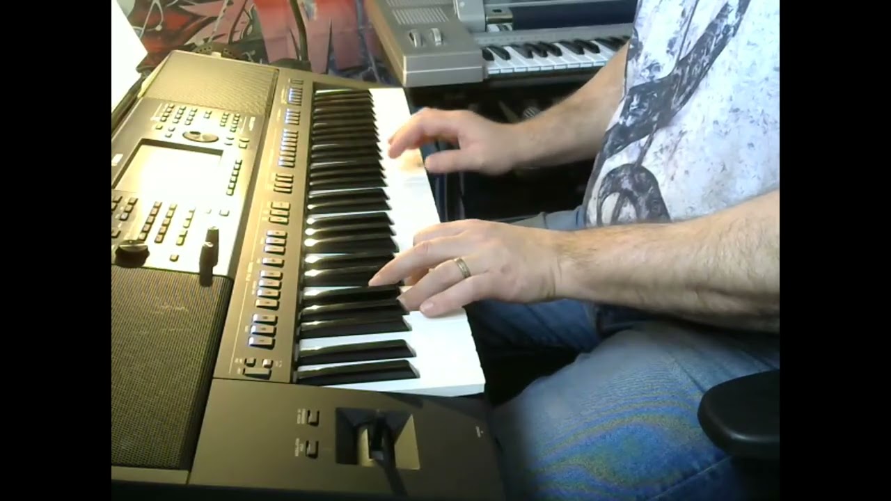 All i have to do is dream - PSR SX 700