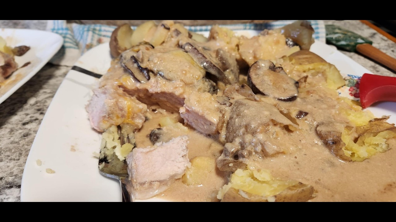 Запеканка из свиных отбивных в сливочном соусе из 5 ингредиентов #рецептыизсвинины #готовимизпрод...