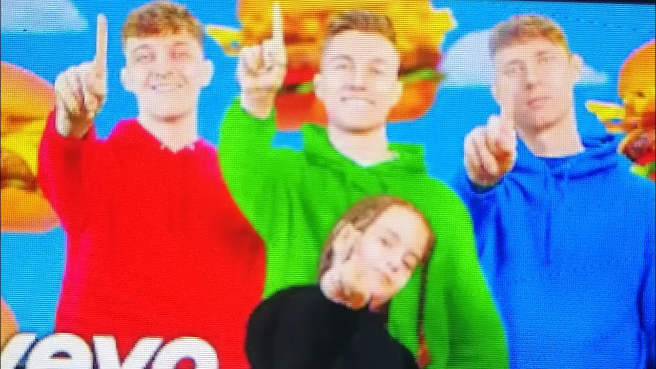 Ich bewerte mit meinem Freund die besten Songs 2024