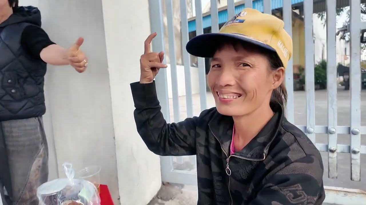 Khó Khăn Đi Tìm Cháu Nhi Hài Hước Như Hài Tết | Luận Vlog