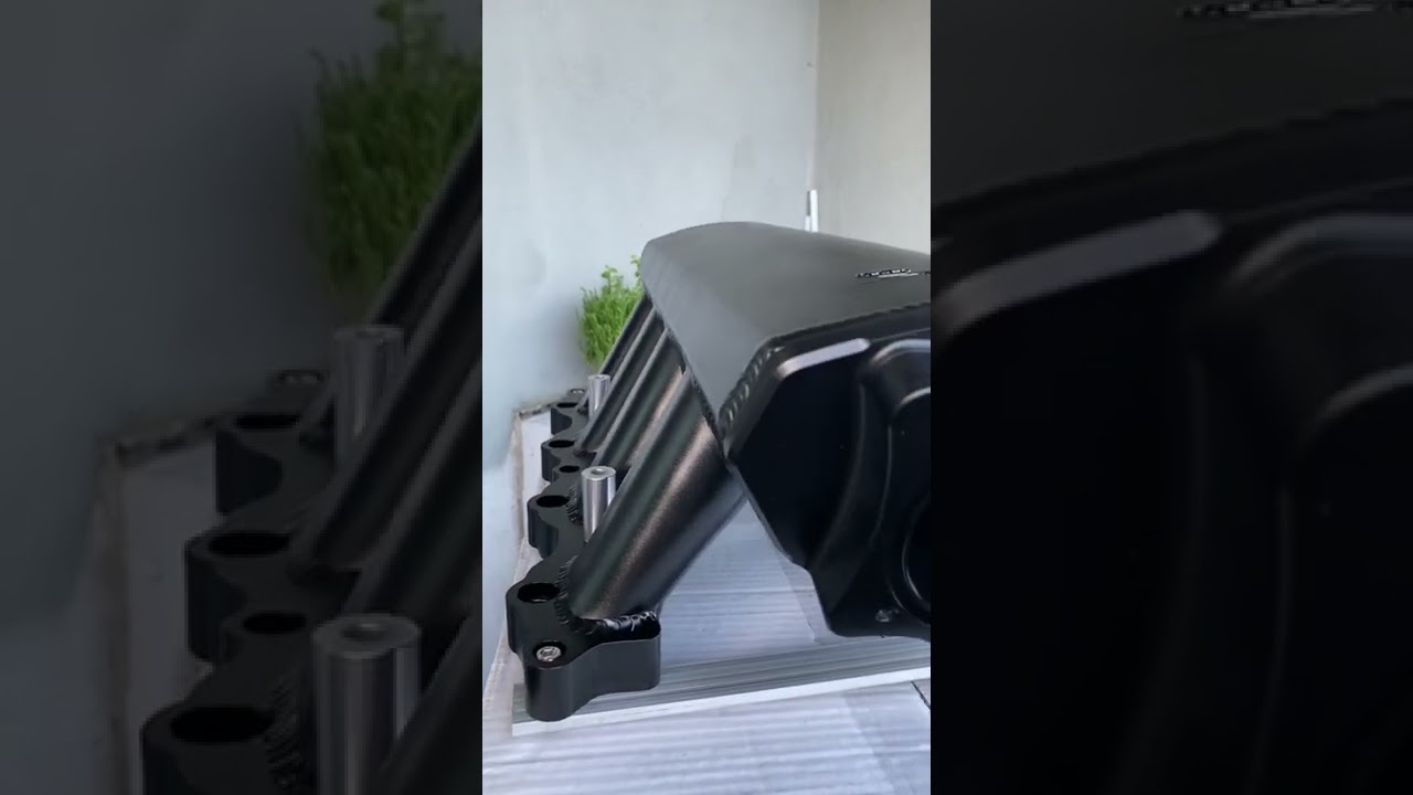 2017 Mustang GT: Holley Sniper EFI Hi-Ram Intake Manifold. Please check IG page @project.ep17