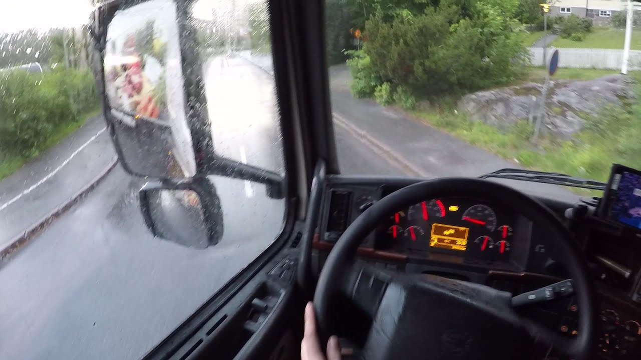 Cosy Rain - SemiTrailer Volvo FH 440 driving AWESOME ENGINE SOUND, 20 june 2017.