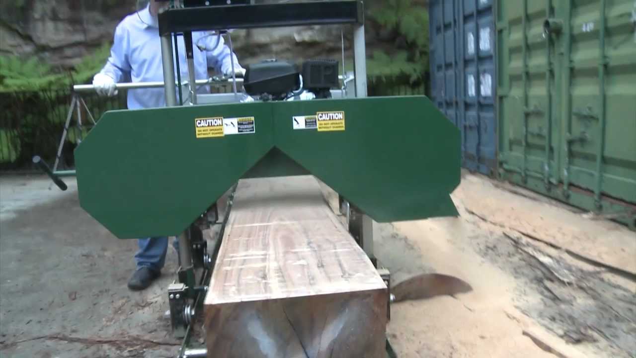 Portable sawmill Hardwood Mills GT26 Portable Saw Mill