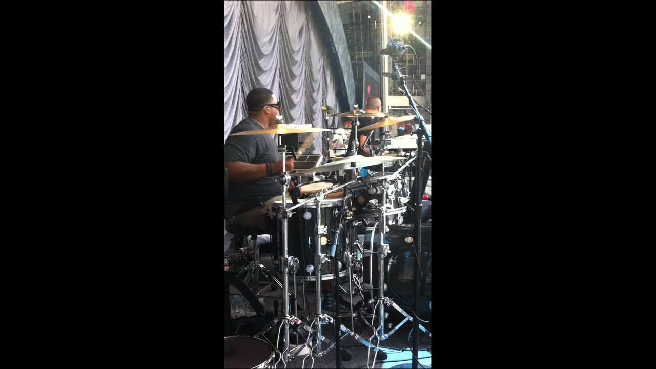 Aaron Spears - Help From Friends (Soundcheck)