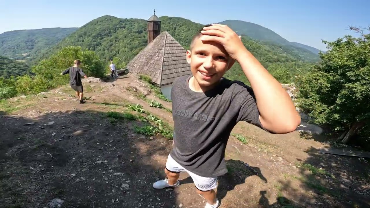 KUŠLAT DŽAMIJA NA VRHU PLANINE  ELIAN I ADIAN avantura  