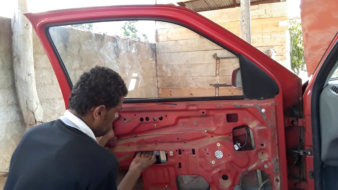 Colocando a máquina de vidro eletrico no gol g2