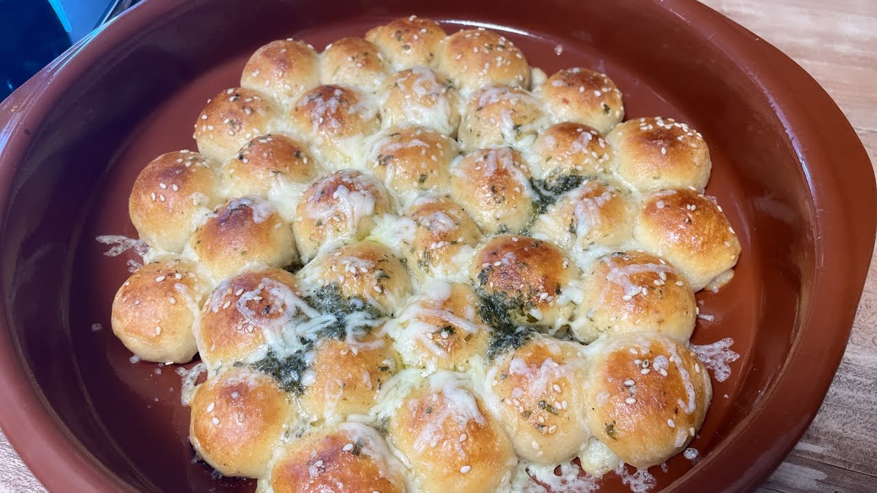 Mini Sonntagsbrötchen gefüllt mit Bacon und Käse 🤤