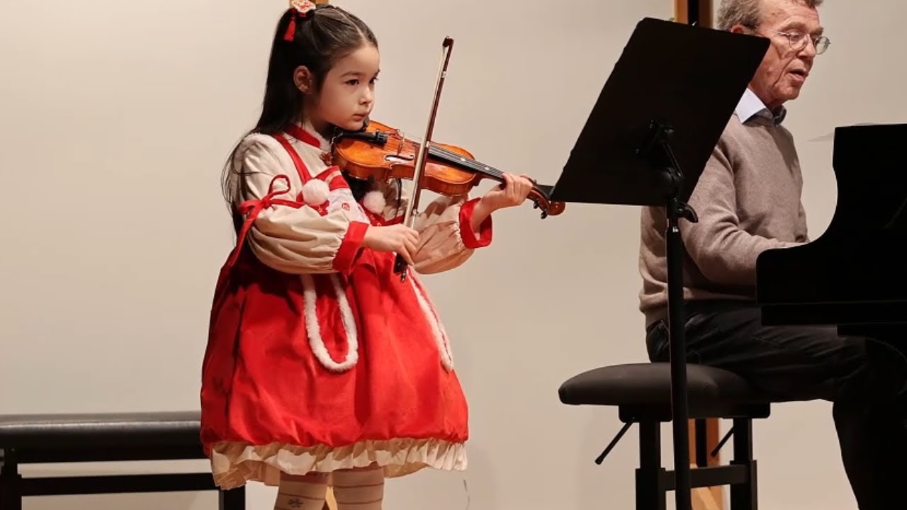 5-year-old Music-Baby-Cici Violin Concert 🎻 | 3 Pieces Including - Jingle Bells 🎶#MusicBabyCici