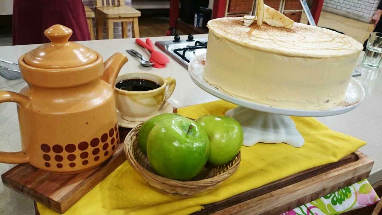 Torta de manzanas y crema de caramelo
