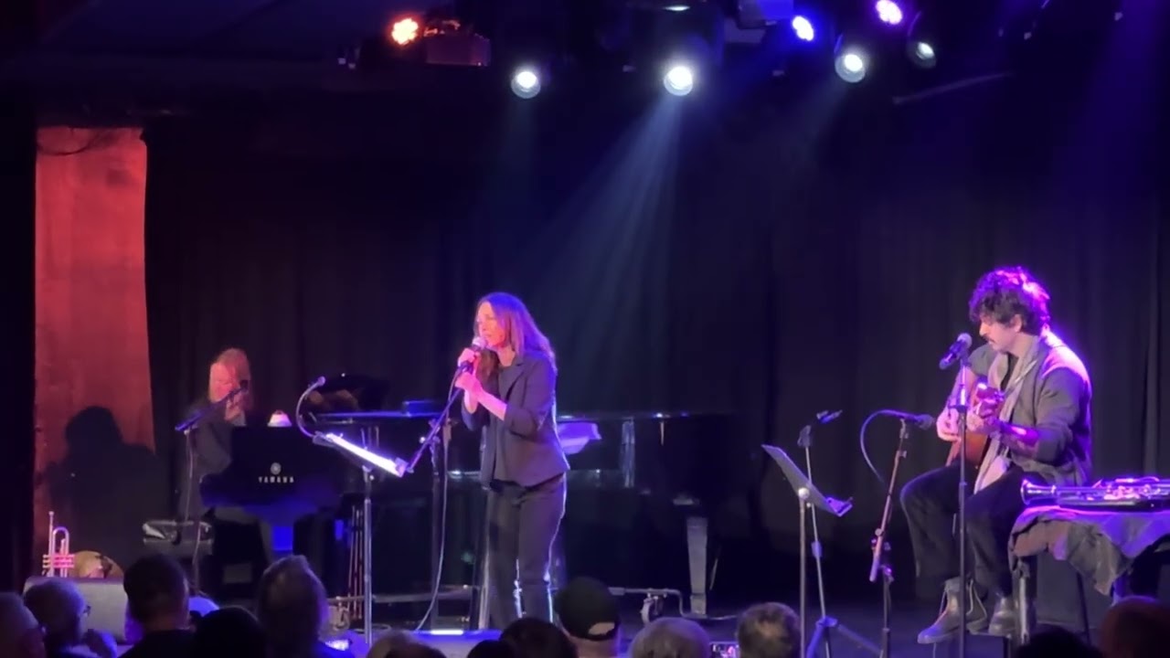Susanna Hoffs - Eternal Flame 12/19/25 