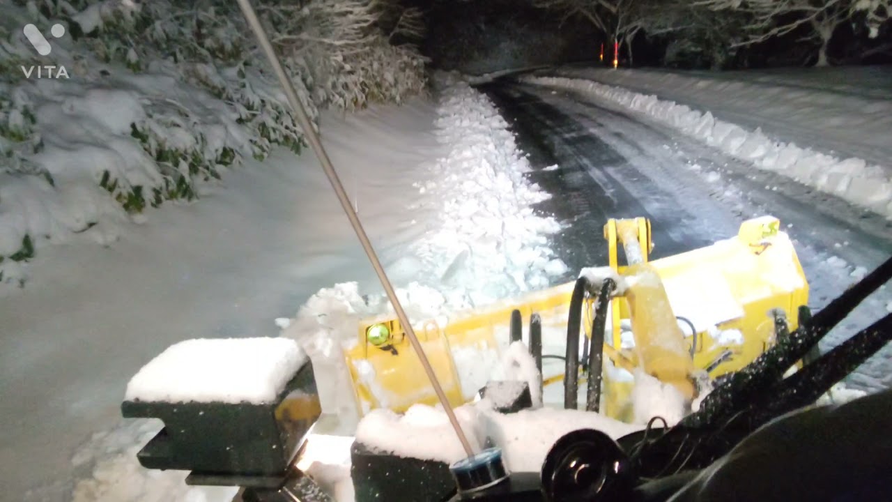 2021.12.28    石川県     大寒波2日目WA100-8山間部除雪作業 #コマツ #KOMATSU#WA100#除雪車#除雪作業#除雪#除雪ドーザー #vita