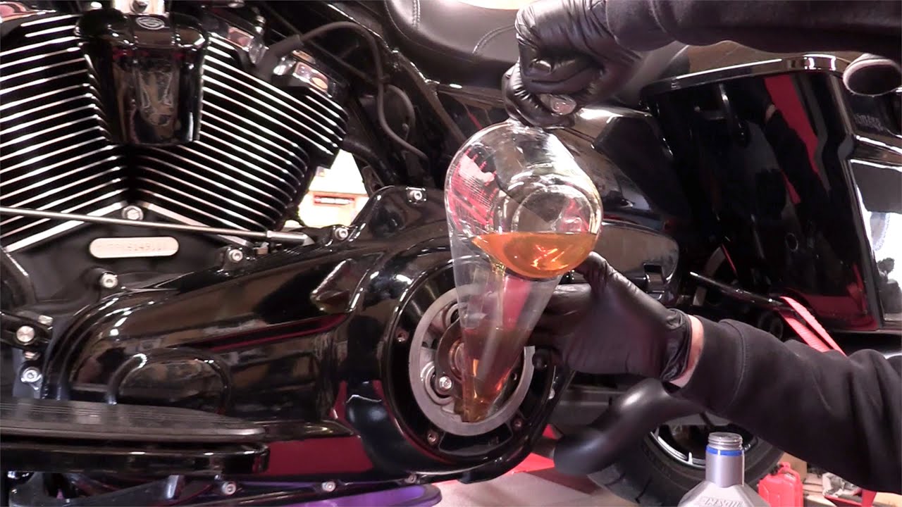 Primary Oil Change: Harley Davidson, Milwaukee Eight Street Glide  !