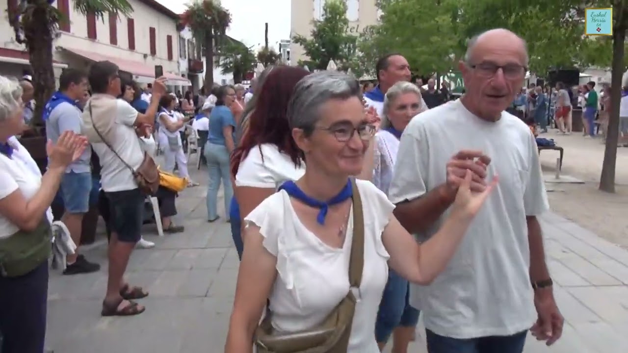 Fête de St Palais: Kantaldi Danses Basques.