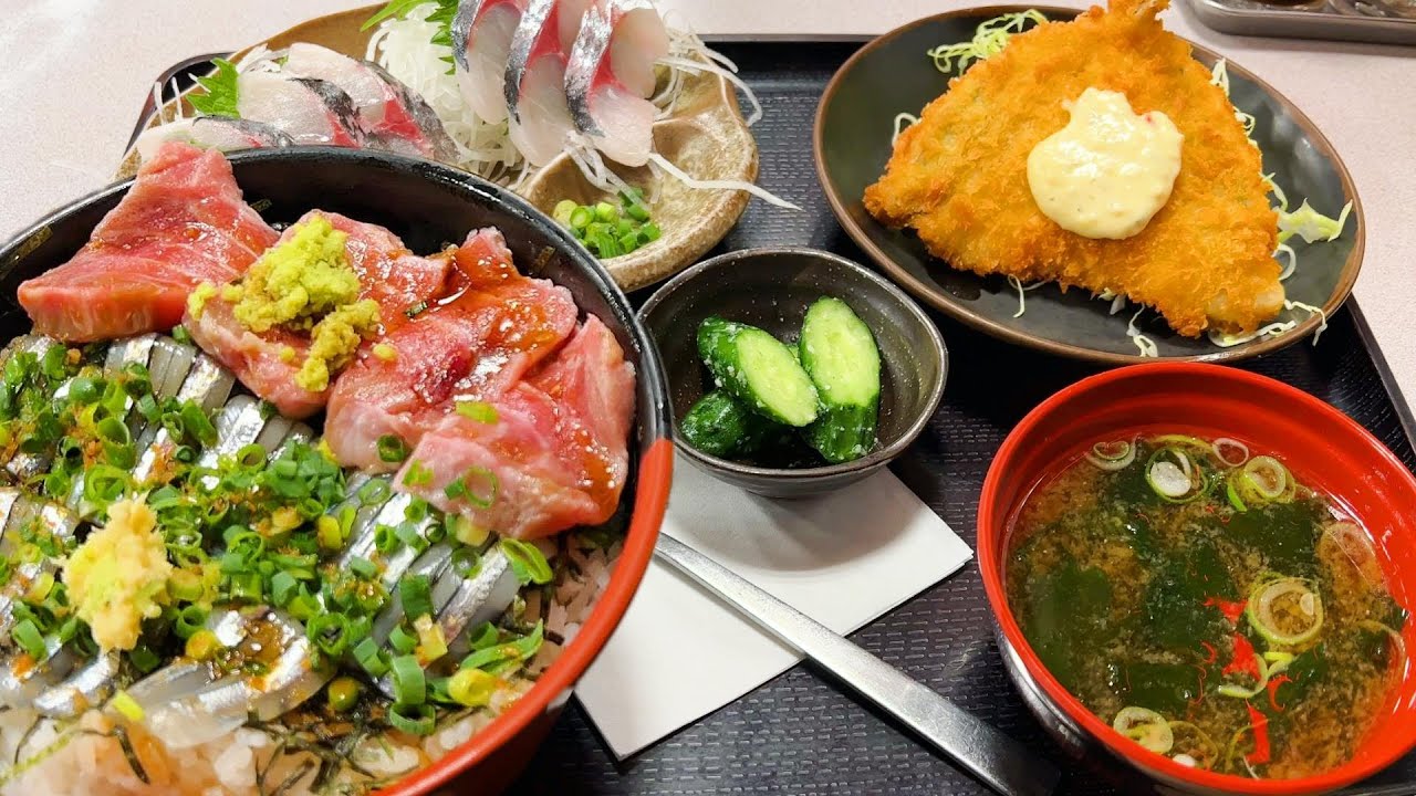 豪華すぎる関あじ海鮮丼【刺身和食 旭屋】