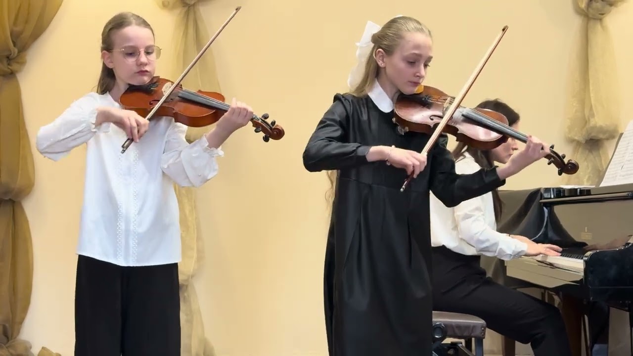 Арабулова Злата та Сосіда Світлана, «Старі вдома»