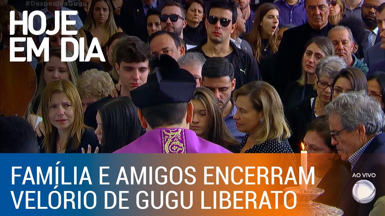 Em cerimônia particular, família encerra o velório de Gugu Liberato