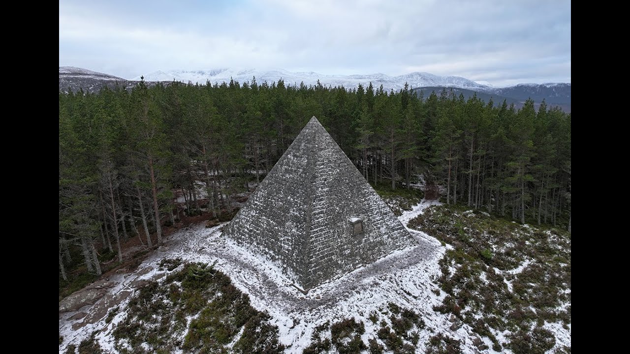 Prince Alberts Cairn by Foot