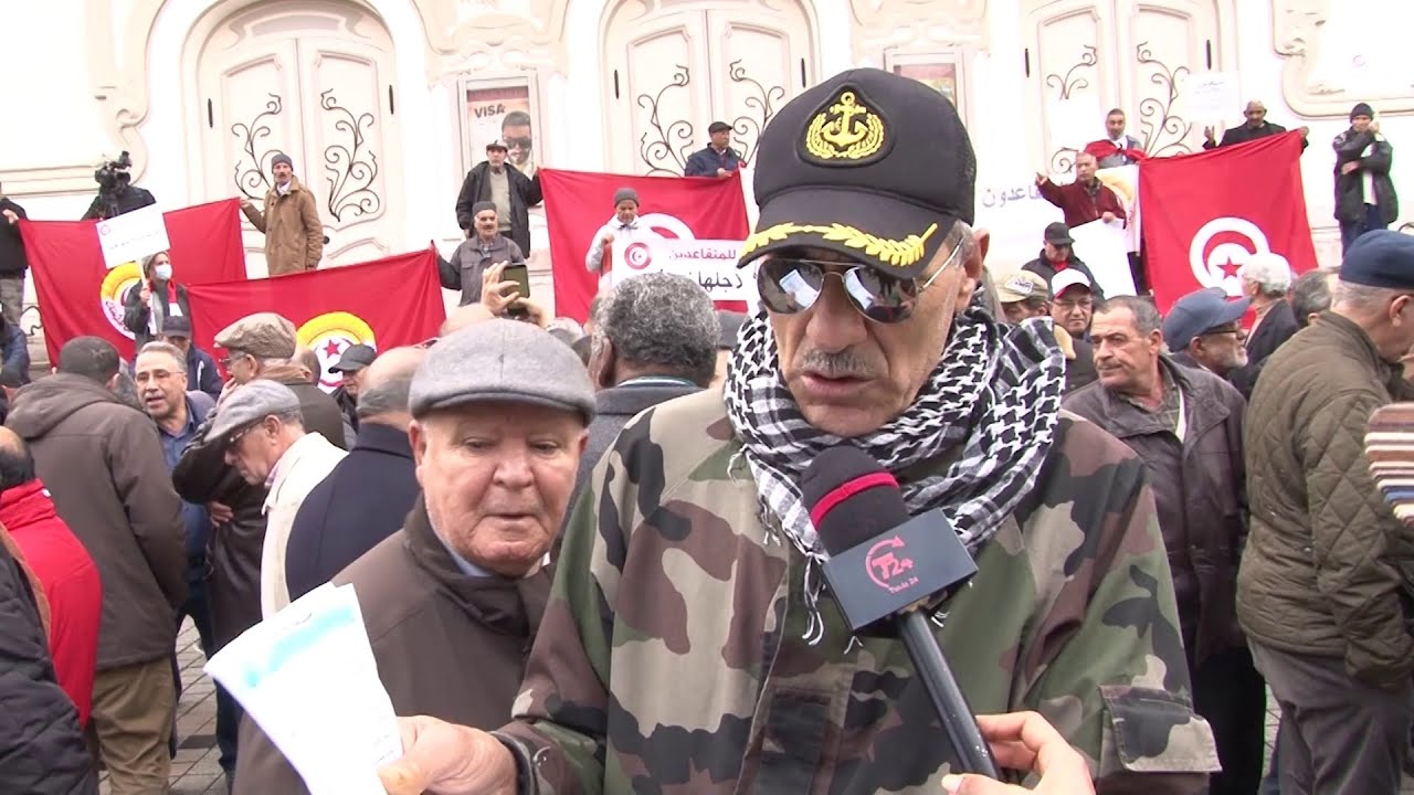 المتقاعدين يحتجون ..وين شهارينا..يقصولنا من الشهرية باسم 