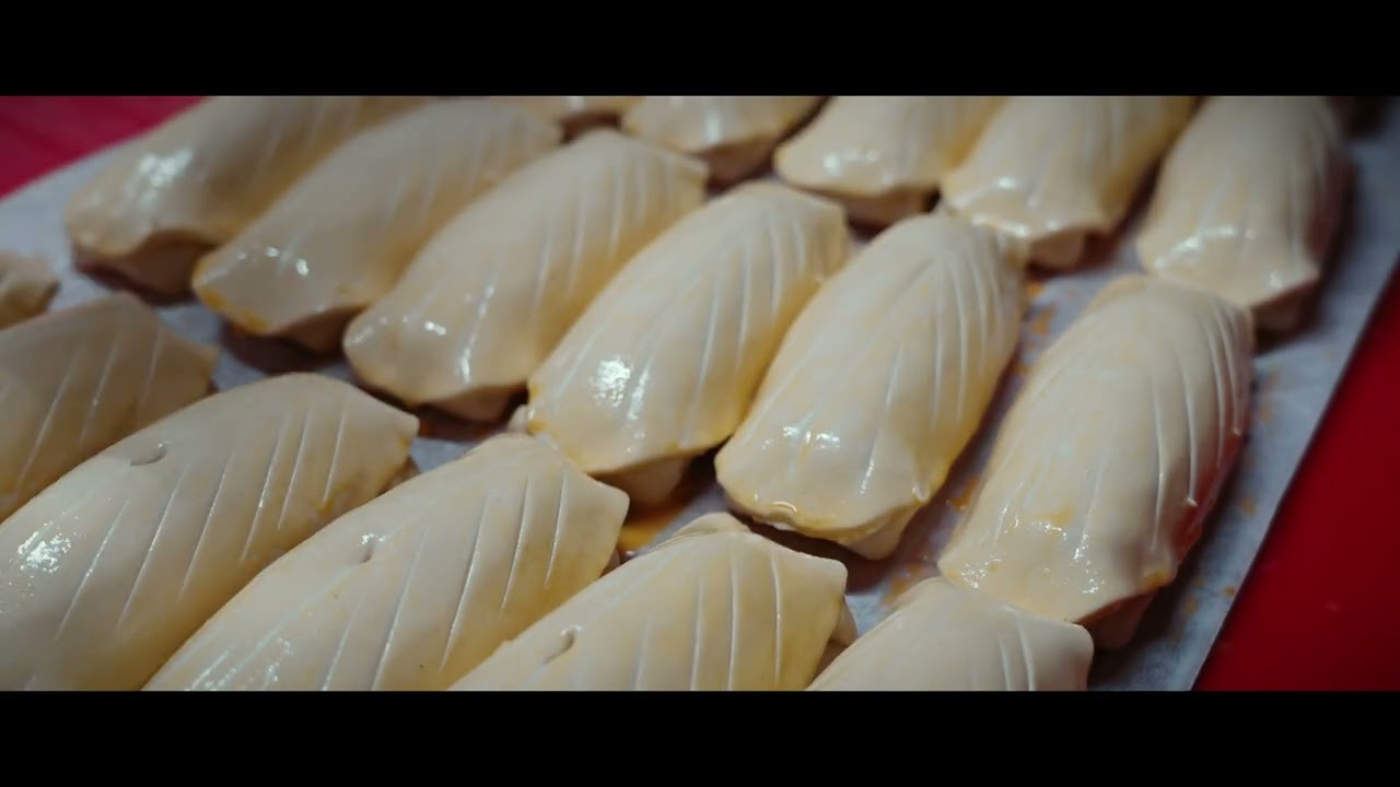 Préparation des pâtés lorrains par Yann Reinhardt - Charcutier Traiteur à Sarrebourg