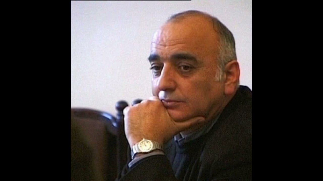 Վանո Սիրադեղյան «Մի ճամպրուկ փող»