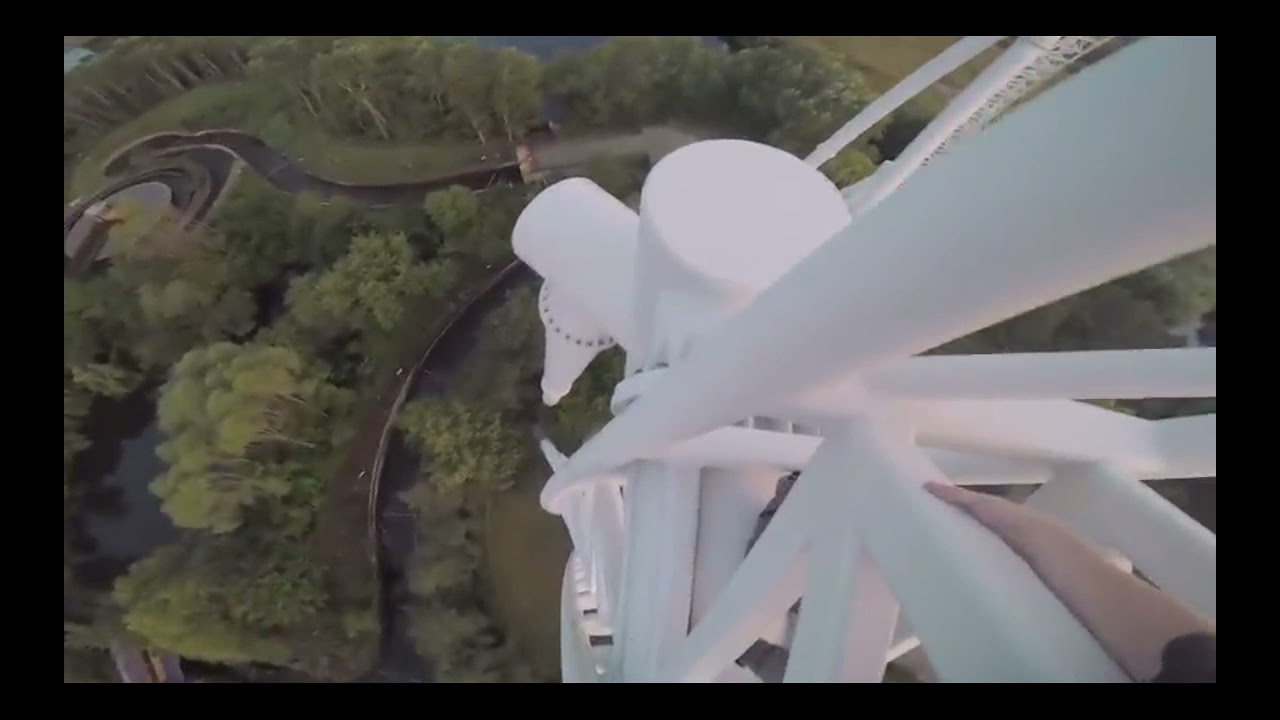 Man clibs 205ft rollecoaster-(Thrope Park)Must see😱