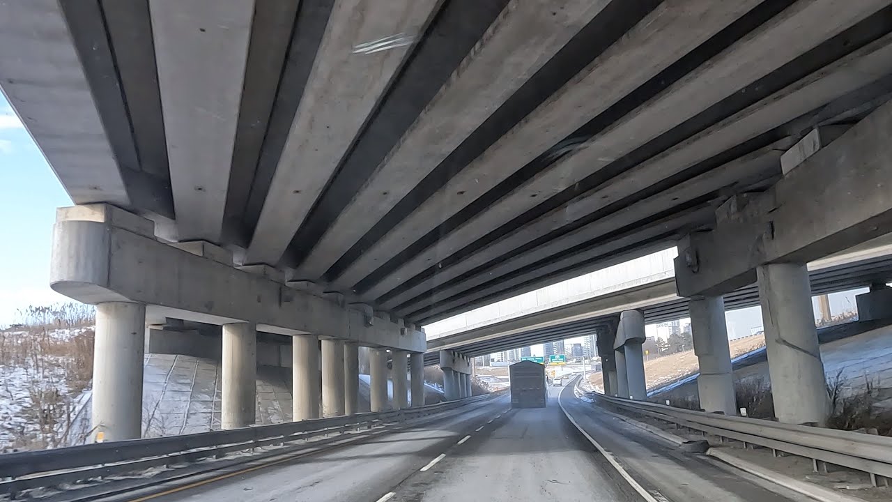 Driving from Oshawa to Richmond Hill.  HWY 401 WEST HWY 404 North   4K