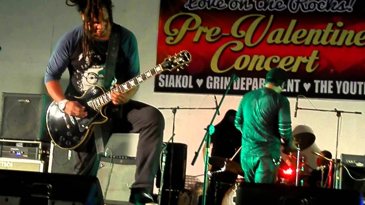 Siakol Live at Araullo University, Cabanatuan City, Nueva Ecija- February 8, 2014.