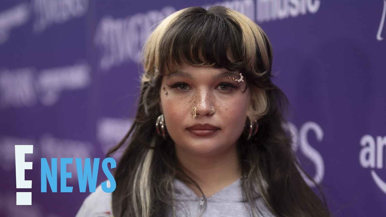 Лола Янг рассказала о своём обмороке на сцене музыкального фестиваля | E! News