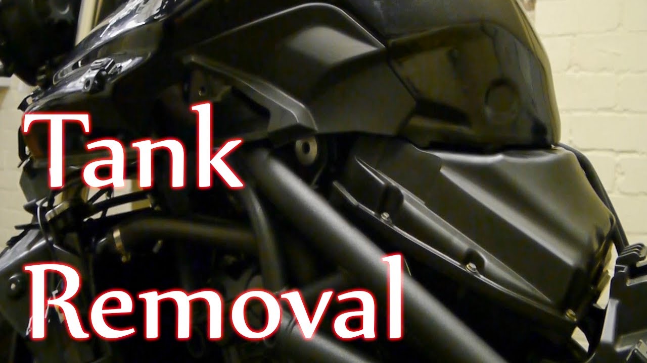 Tiger 800 - Fuel tank removal