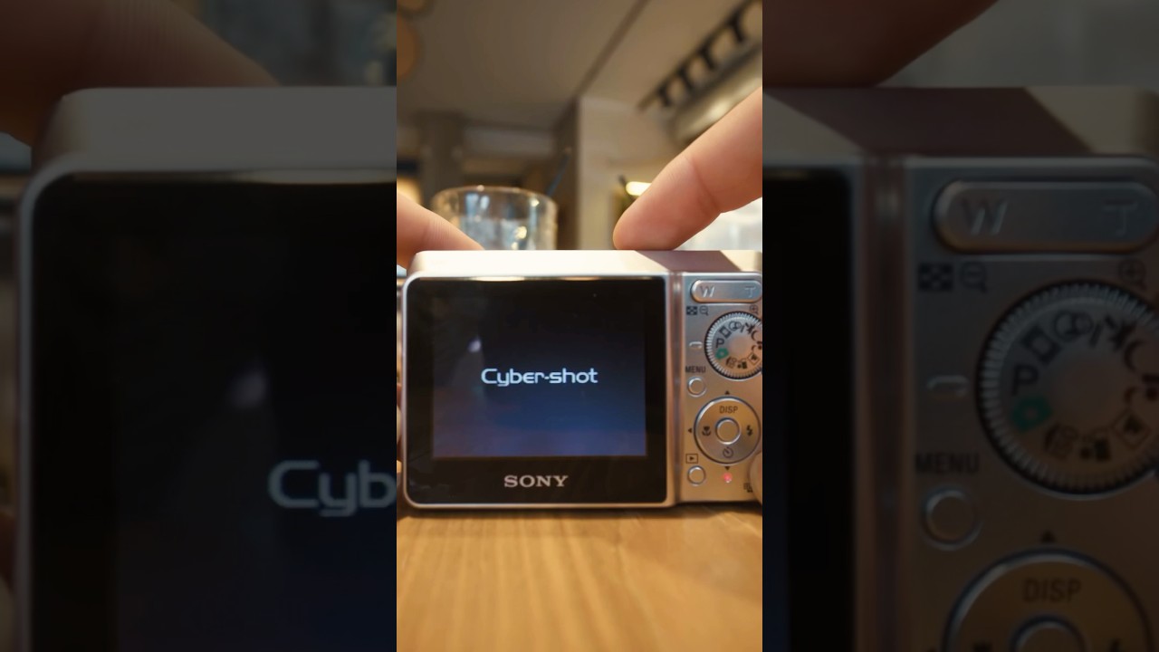 K&uuml;&ccedil;&uuml;k bir sony dijital kamera incelemesi. 📸#digitalcamera #retro #inceleme