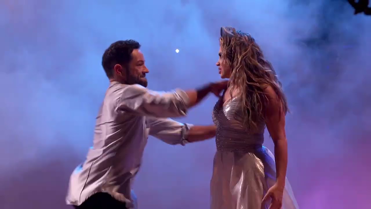 Danielle Fishel&rsquo;s Rock Hall Night Contemporary | Dancing with the Stars