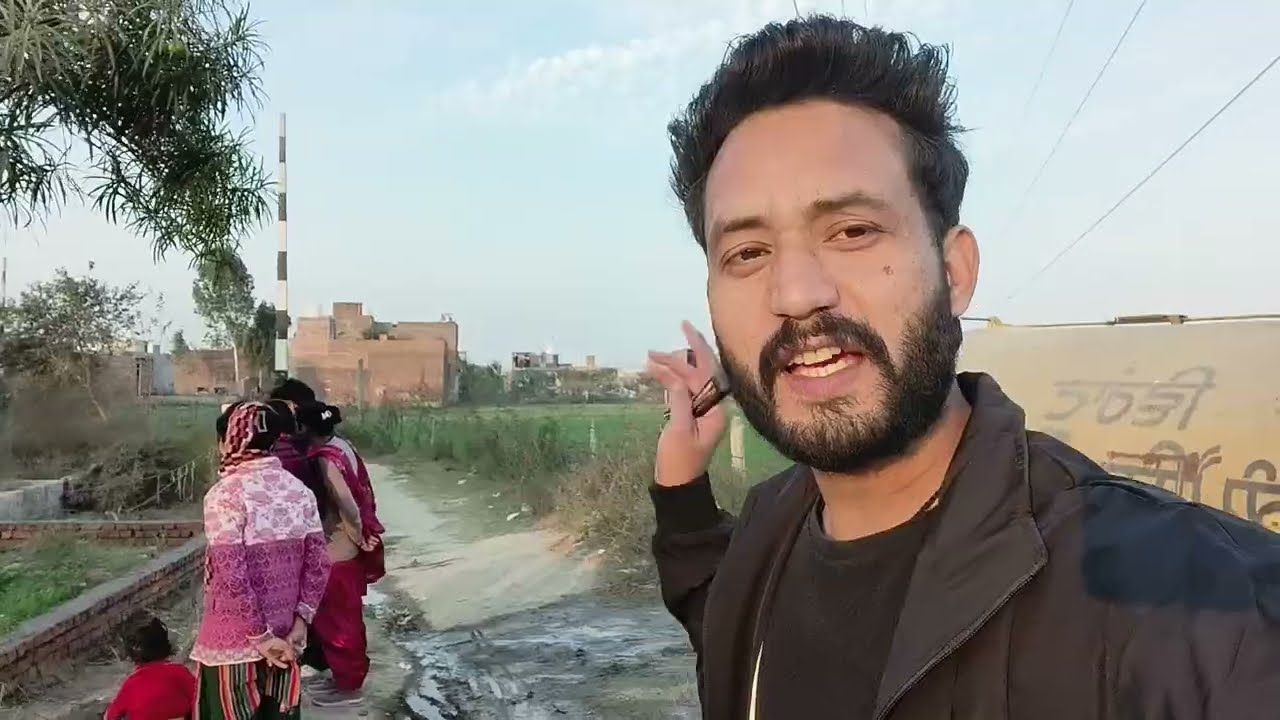 Aaj Ham Rahul ka plot dekhne gaye puri family ke sath 😍 (Ludhiana m)