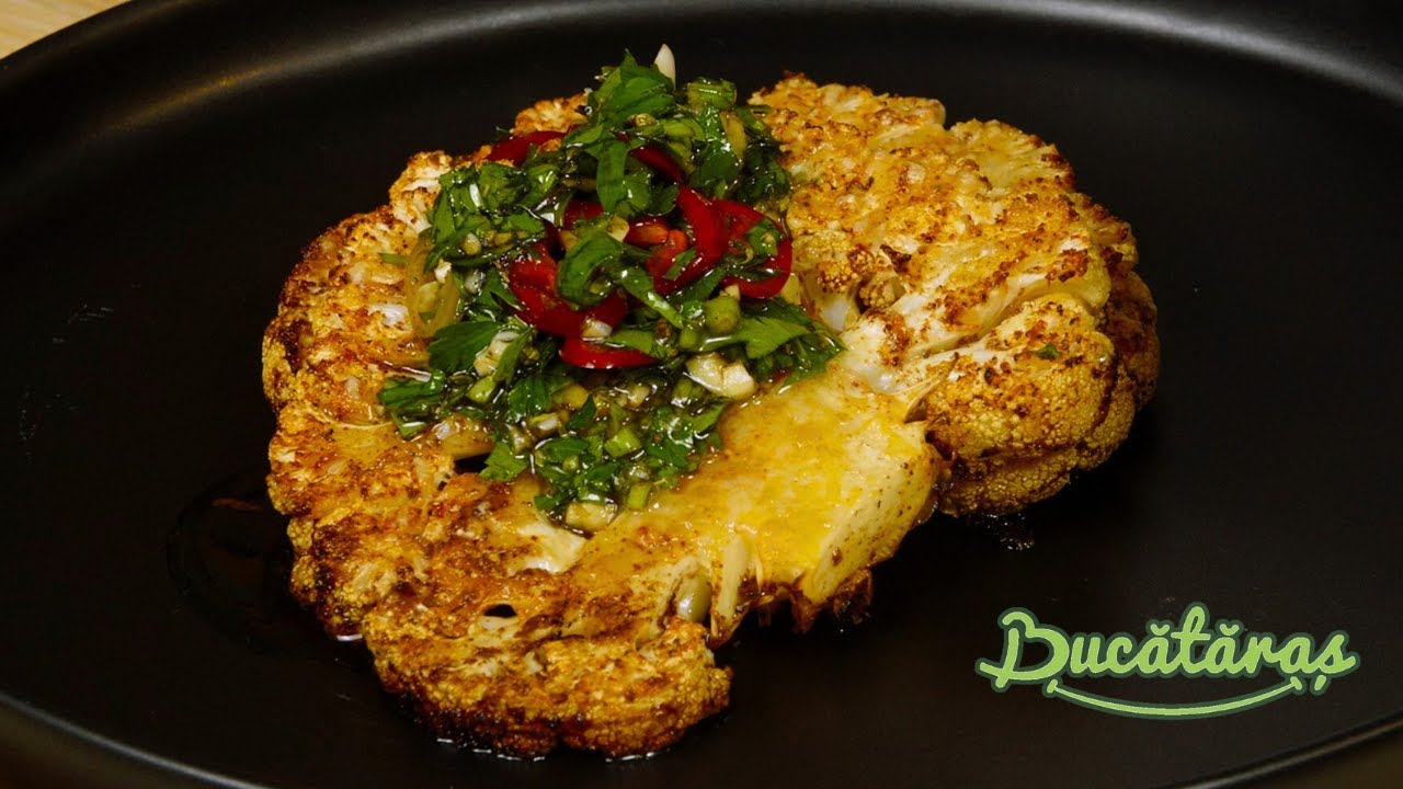 Te vei întoarce mereu la rețeta asta de Steak de conopidă cu sos chimichurri | Bucataras TV