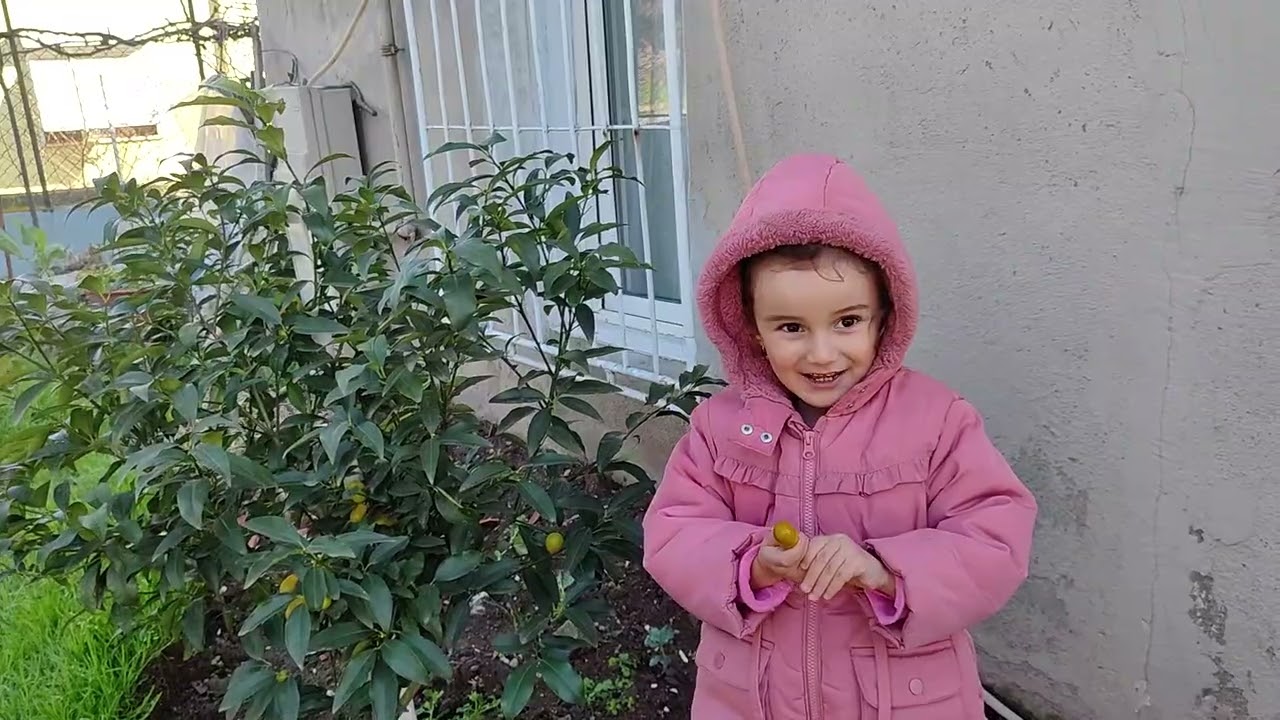 Melisanın bahçesi 💐 #melisaoyunda #bahçe #çocukvideoları #cutebaby #babygirl 
