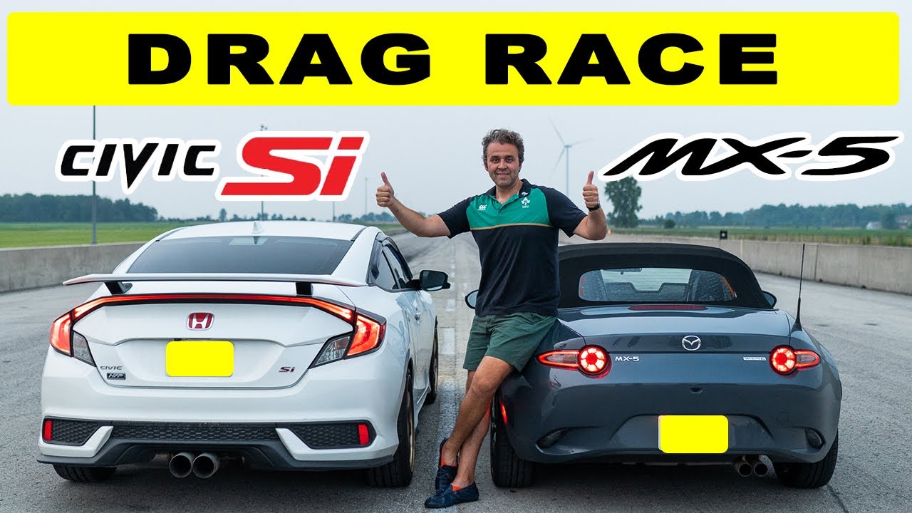 Mazda Miata MX-5 6Speed ​​2021 года соревнуется с Honda Civic Si Coupe 6Speed ​​в гонке Drag-and-...