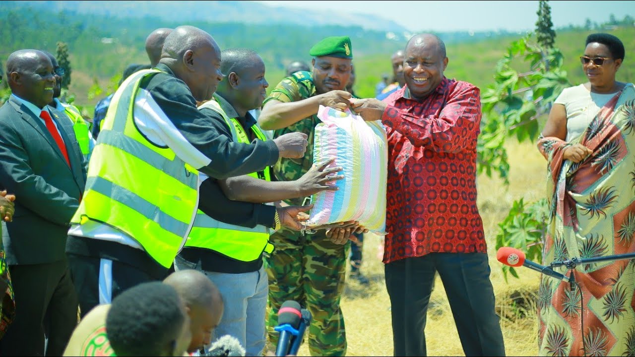 Nyenicubahiro Général Major Evariste Ndayishimiye agiye kuba umunywanyi yongere arime ikibonobono